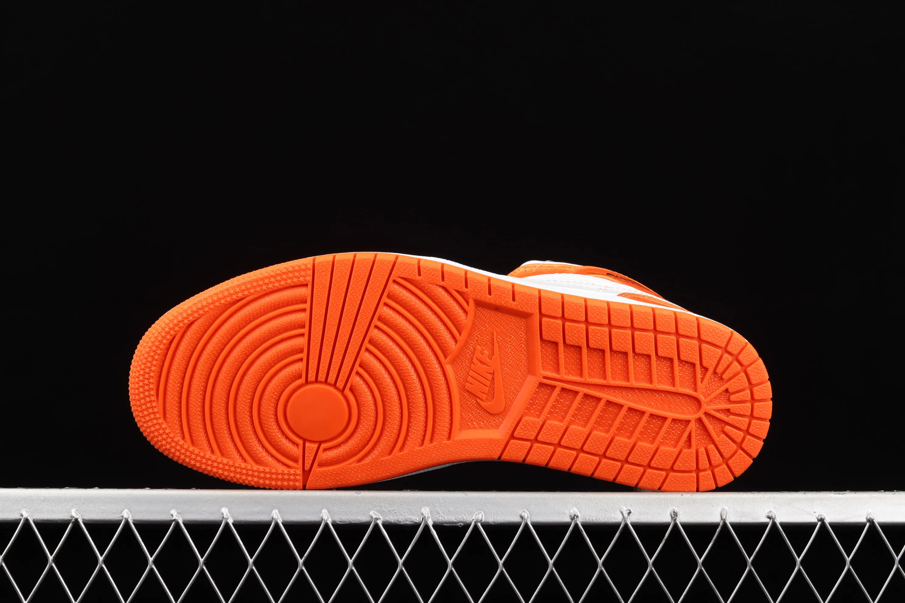 All Categories Air Jordan Jordan Series Basketball Shoes Air Jordan 1 Mid Air Jordan 1 Mid AJ1 Joe 1 White Orange Mid-top Cultural Basketball Shoes DM3531-800